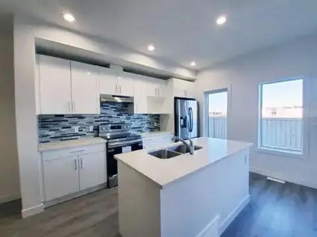 For Rent 3 Bedroom Apartment Edmonton AB DS105344796