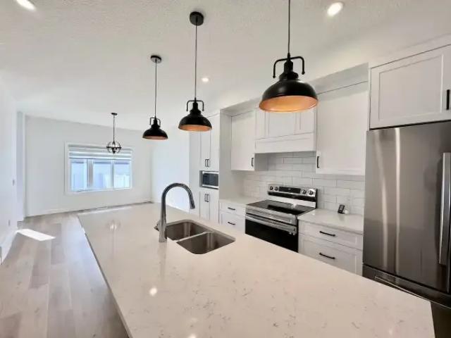 For Rent 3 Bedroom Apartment Edmonton AB DS105394850