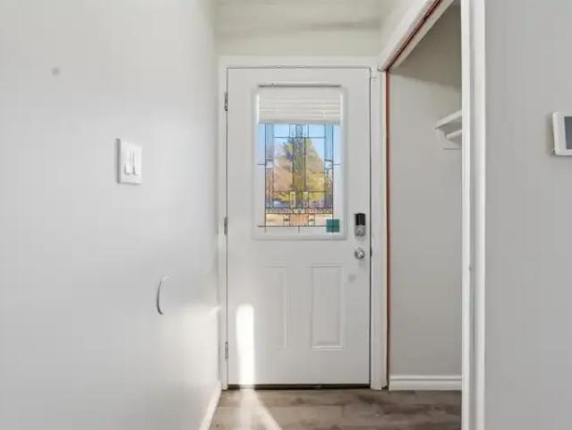 For Rent 3 Bedroom Apartment Edmonton AB DS105543489