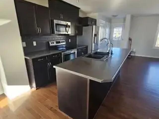 For Rent 3 Bedroom Apartment Edmonton AB DS105565387
