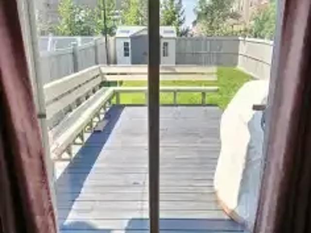 For Rent 3 Bedroom Apartment Edmonton AB DS105580429