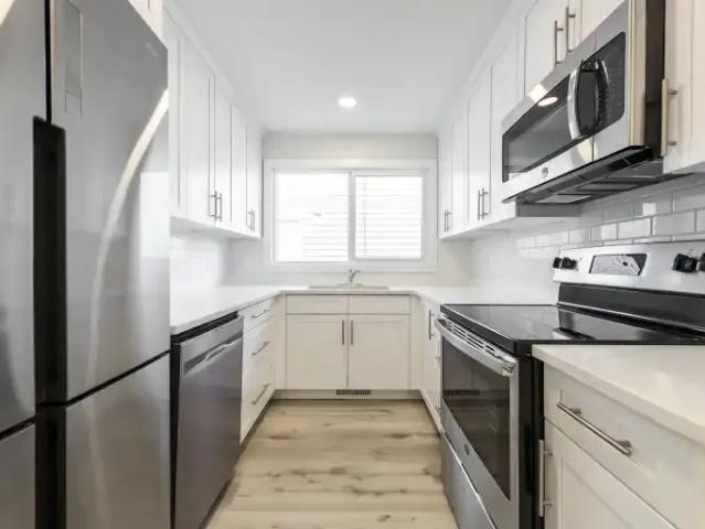 For Rent 3 Bedroom Apartment Edmonton AB DS105643518