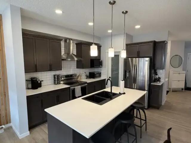 For Rent 3 Bedroom Apartment Edmonton AB DS103424427