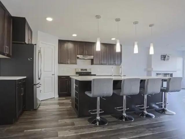 For Rent 3 Bedroom Apartment Edmonton AB DS103594583