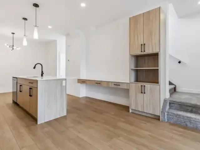 For Rent 3 Bedroom Apartment Edmonton AB DS103770628