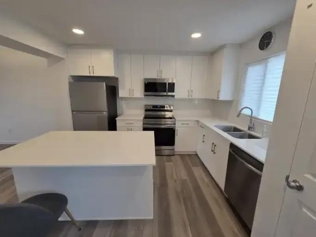 For Rent 3 Bedroom Apartment Edmonton AB DS103879494