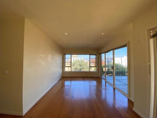 For Rent 3 Bedroom Apartment Essendon VIC DS105745616