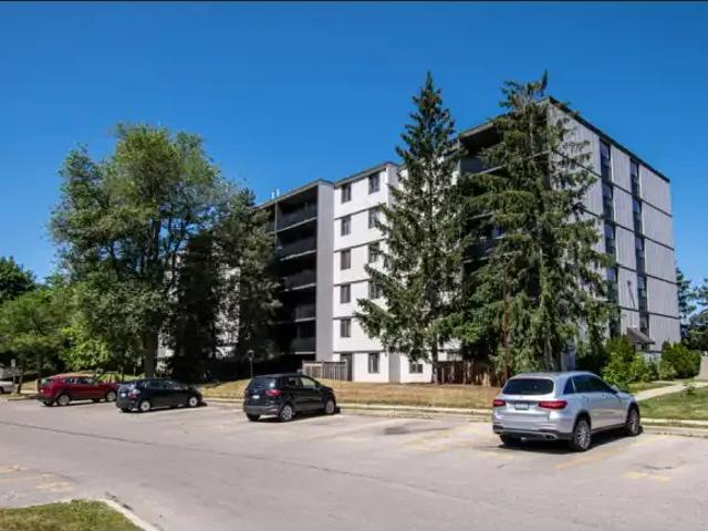 For Rent 3 Bedroom Apartment Guelph ON DS104863415