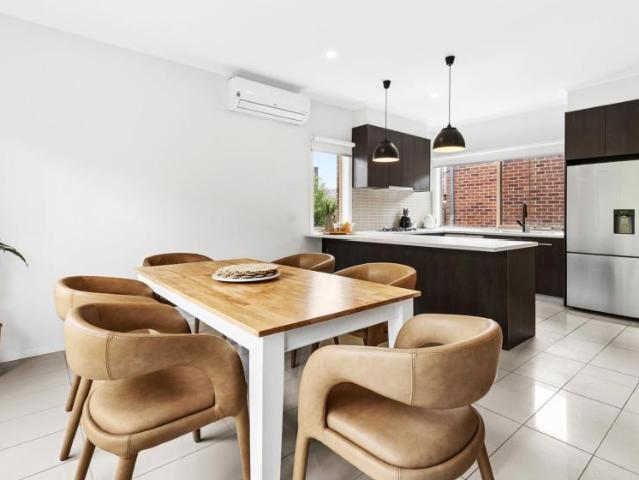 For Rent 3 Bedroom Apartment Gisborne VIC DS105572276