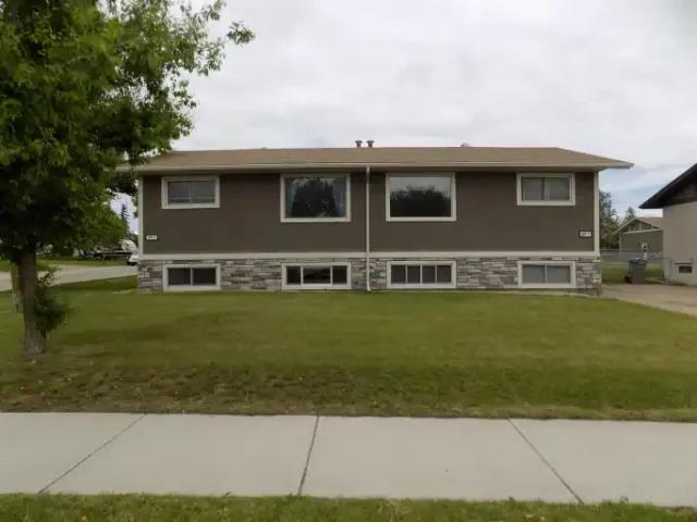 For Rent 3 Bedroom Apartment Grande Prairie AB DS105704093