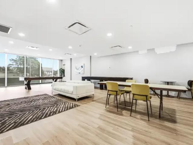 For Rent 3 Bedroom Apartment Hamilton ON DS104711066