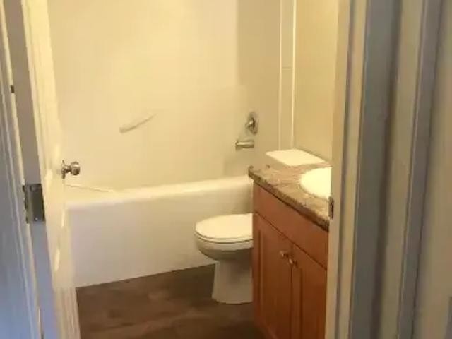 For Rent 3 Bedroom Apartment High River AB DS104711426