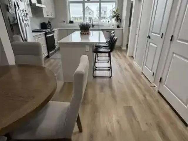 For Rent 3 Bedroom Apartment High River AB DS105345088