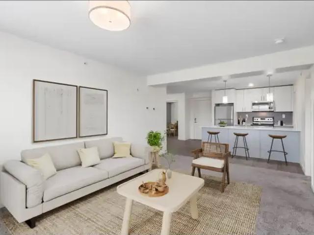 For Rent 3 Bedroom Apartment Kelowna BC DS100974313