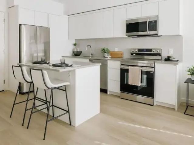 For Rent 3 Bedroom Apartment Kelowna BC DS103215541