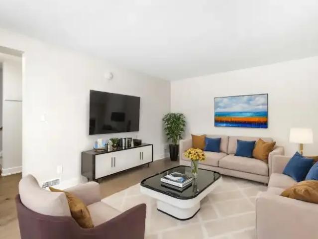 For Rent 3 Bedroom Apartment Kingston ON DS102882952