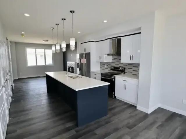 For Rent 3 Bedroom Apartment Leduc AB DS106118454