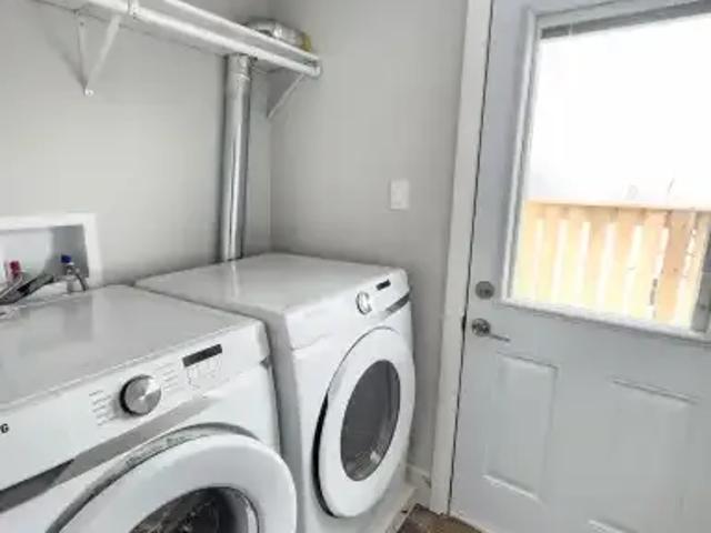 For Rent 3 Bedroom Apartment Peterborough ON DS103694776