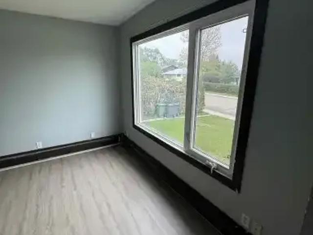 For Rent 3 Bedroom Apartment Ponoka AB DS102915148