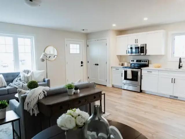 For Rent 3 Bedroom Apartment Regina SK DLS104875882