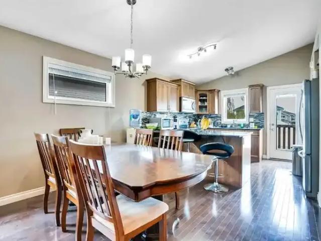 For Rent 3 Bedroom Apartment Red Deer AB DS106044696
