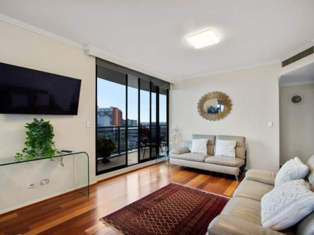 For Rent 3 Bedroom Apartment St Leonards, DS104799556