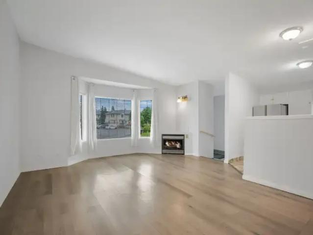For Rent 3 Bedroom Apartment Strathmore AB DS105047371