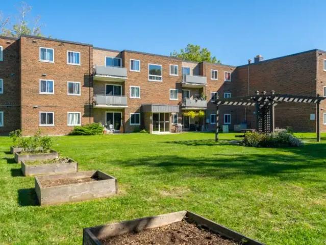 For Rent 3 Bedroom Apartment Sarnia ON DS105333760