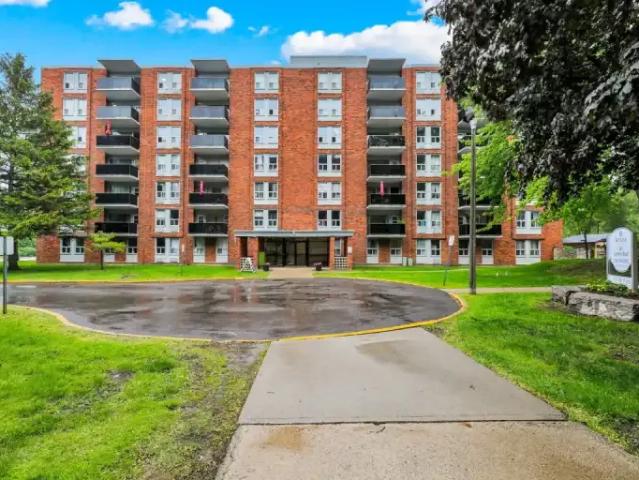 For Rent 3 Bedroom Apartment Sarnia ON DS99823963