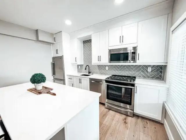 For Rent 3 Bedroom Apartment Sherwood Park AB DS103151464