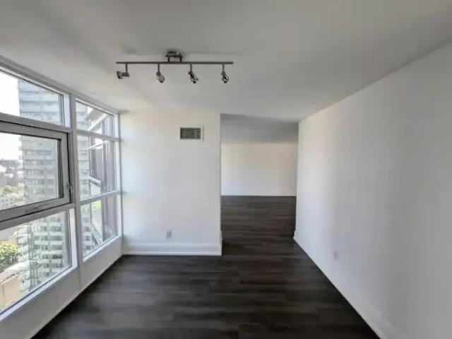 For Rent 3 Bedroom Apartment Toronto ON DS103486611