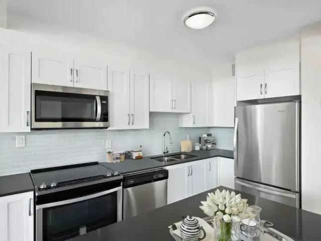 For Rent 3 Bedroom Apartment Toronto ON DS103611623