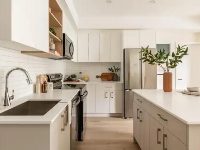 For Rent 3 Bedroom Apartment Victoria BC DS105486276