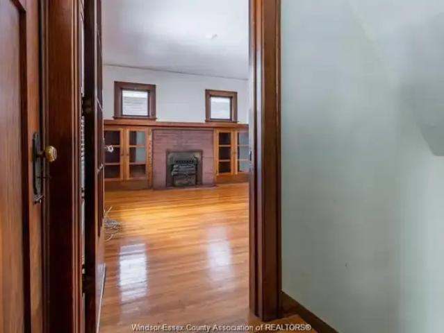 For Rent 3 Bedroom Apartment Windsor ON DLS104957723