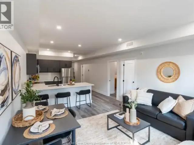 For Rent 3 Bedroom Apartment Windsor ON DS103958872