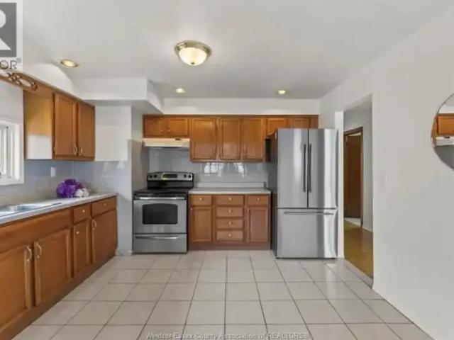 For Rent 3 Bedroom Apartment Windsor ON DS105345049