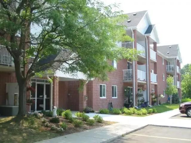 For Rent 3 Bedroom Apartment Woodstock ON DS102883378