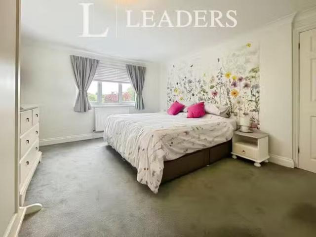 Unique 3 bedroom detached house for rent in Canterbury Grange.