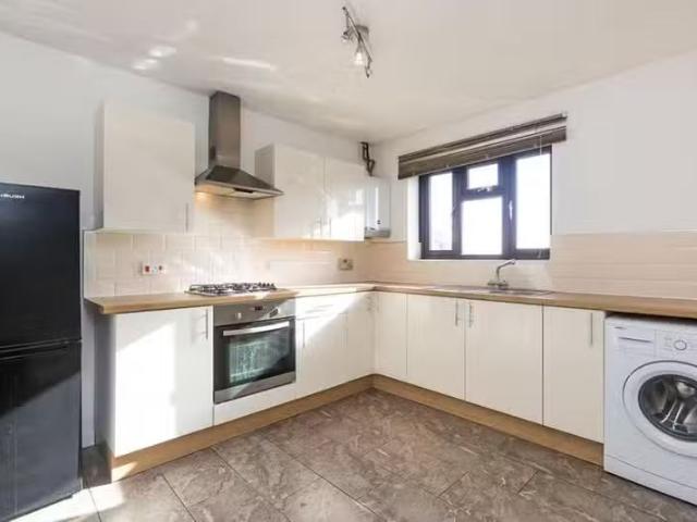 Cozy 3 bedroom detached house for rent in Bartholemews Lane, B.