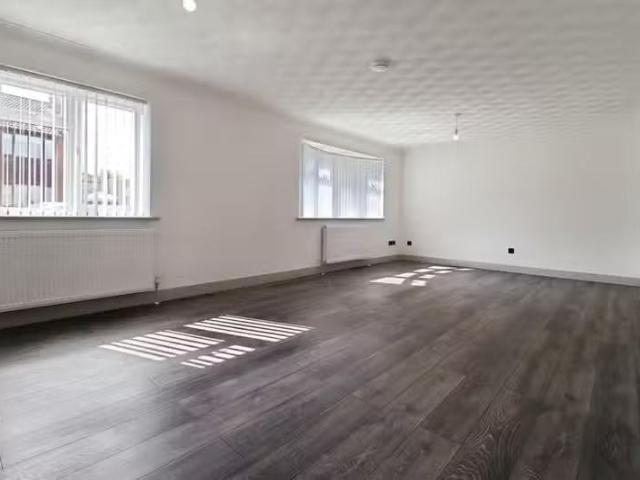 Cozy 3 bedroom detached house for rent in Fox Wood North, Soha.