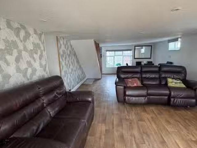 Nice 3 bedroom detached house for rent in Woodnesborough Road.