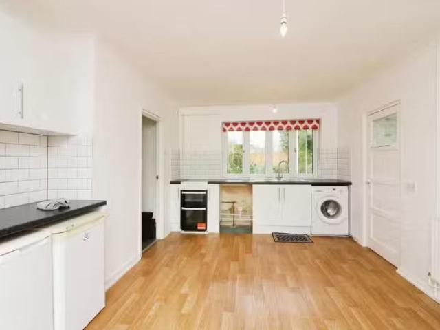 Charming 3 bedroom end of terrace house for rent in Fordwich R.
