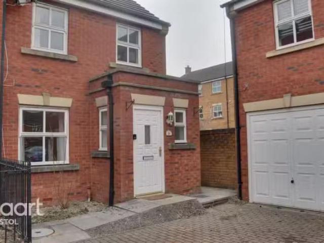 Charming 3 bedroom end of terrace house for rent in Paxton, Br.