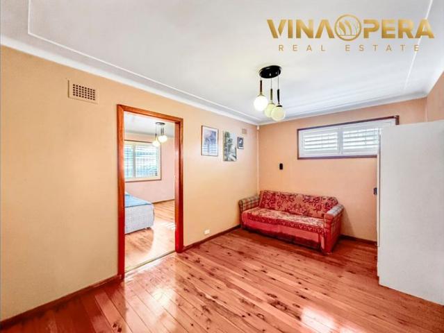 FOR RENT: 3 bedroom family home in Cabramatta West