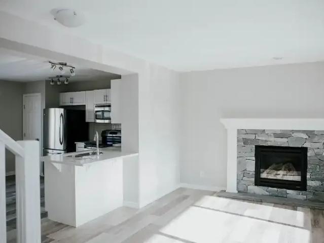 For Rent 3 Bedroom House Cochrane AB DS105394701