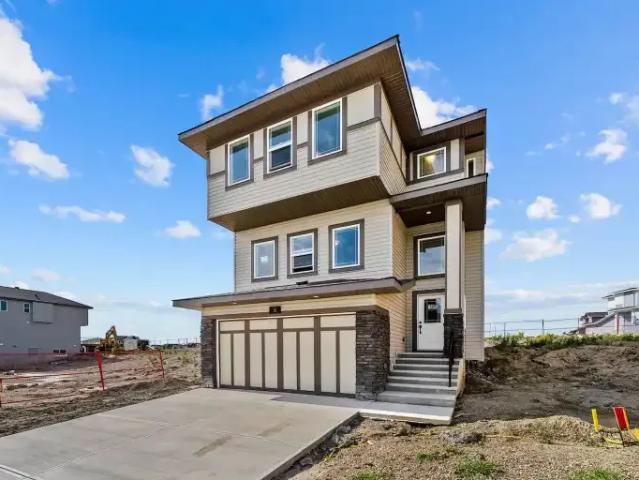 For Rent 3 Bedroom House Cochrane AB DS106134610