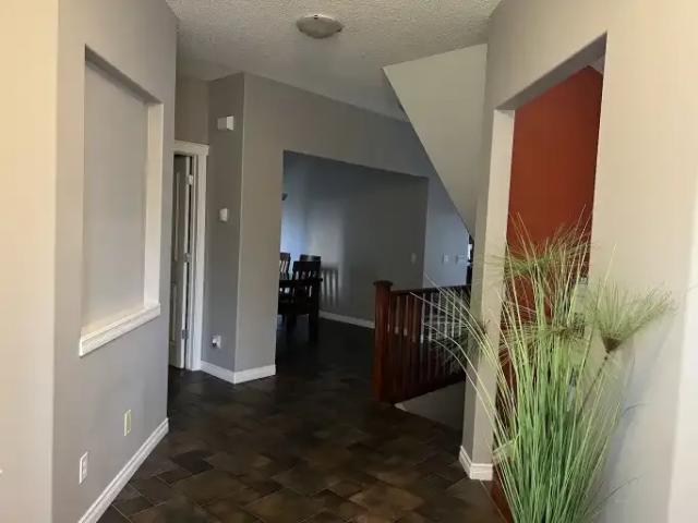 For Rent 3 Bedroom House Calgary AB DS104180682