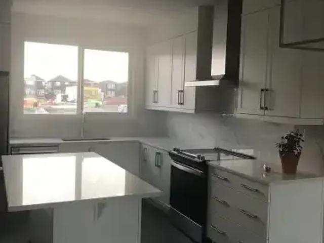 For Rent 3 Bedroom House Calgary AB DS104362575