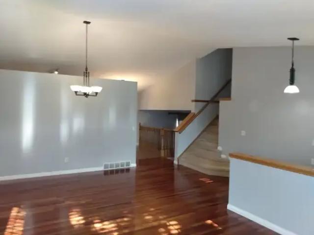 For Rent 3 Bedroom House Calgary AB DS104471221