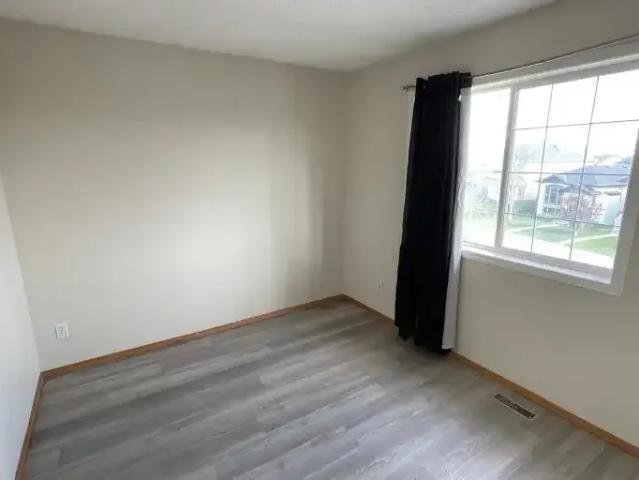 For Rent 3 Bedroom House Calgary AB DS104434351
